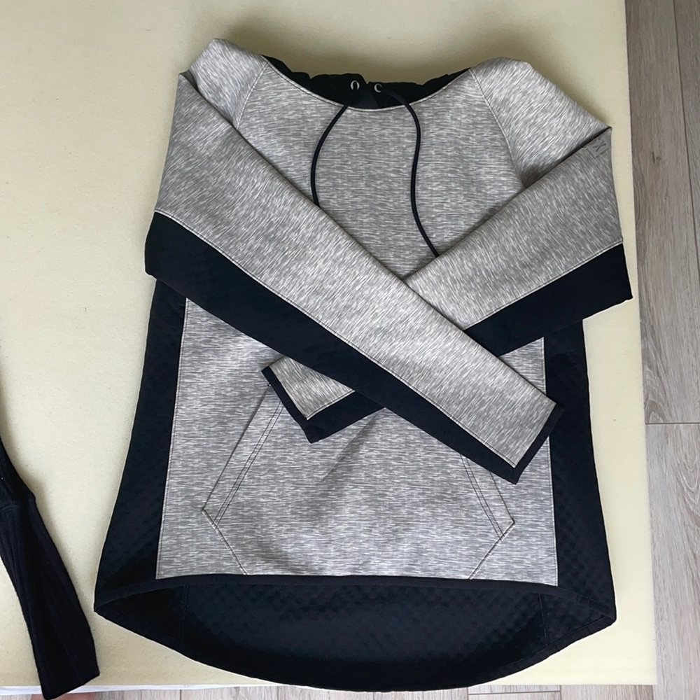 VSX HOODIE DRI FIT VICTORIAS SECRET SIZE SMALL